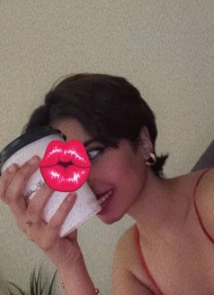 Nancyy - puta in Al Juffair Photo 6 of 6