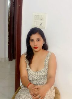 Nandani Pathak - puta in New Delhi Photo 1 of 1