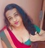 Nandhini Darling in Real meet + cam - Intérprete de adultos in Chennai Photo 6 of 8