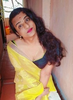 Nandhini Darling in Real meet + cam - Intérprete de adultos in Chennai Photo 7 of 7