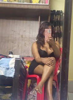 Nandhini - Acompañantes transexual in Chennai Photo 4 of 5