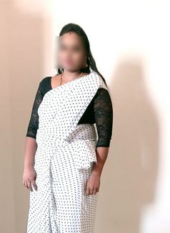 Nandhini Tamil Milf Independent GFE - puta in Dubai Photo 5 of 7