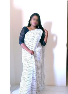 Nandhini Tamil Milf Independent GFE - puta in Dubai Photo 6 of 7