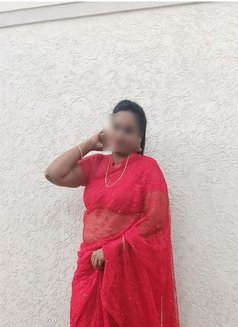 Nandhini Tamil Milf Independent GFE - puta in Dubai Photo 6 of 9