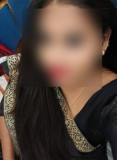 Nandhini Tamil Milf Independent GFE - puta in Dubai Photo 8 of 8