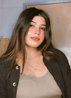 NANDINI I'M INDEPENDENCE CALL GIRL - puta in Hyderabad Photo 2 of 3
