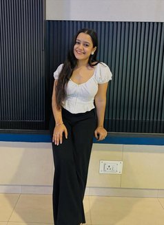 Nandini - escort in Noida Photo 2 of 6