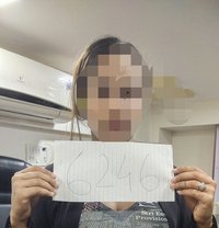 Nandini Sharma 22 Independent - puta in Mumbai