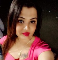 Nandinini - Acompañantes transexual in Mumbai