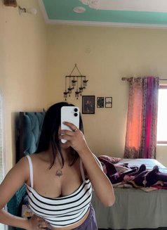 Nandni - escort in Surat Photo 9 of 13