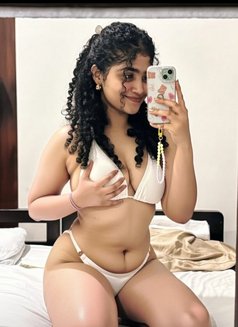 Nandu - escort in Hyderabad Photo 3 of 4