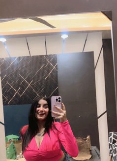 Nandu - escort in Noida Photo 3 of 7