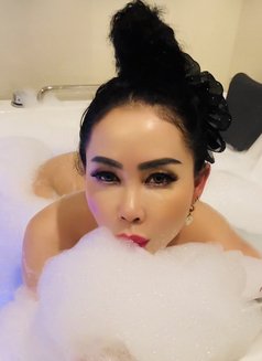 Nani - puta in Abu Dhabi Photo 10 of 12