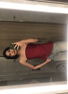 Nanii - masseuse in Al Manama Photo 1 of 4