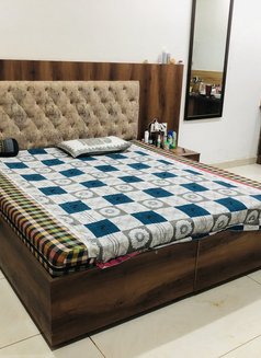 Nanny independent - masseuse in Chandigarh Photo 4 of 4