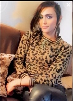 Karoline - Transsexual escort in Beirut Photo 14 of 23