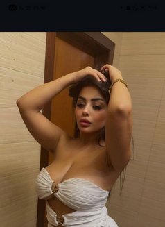 Nano - puta in Beirut Photo 2 of 4