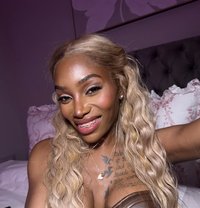 Naomi Banks - Transsexual escort in London