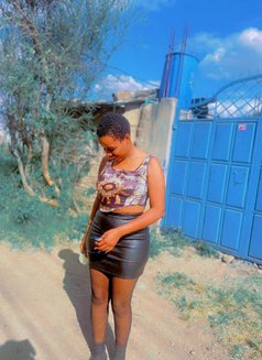 Naomi - escort in Nairobi Photo 2 of 2