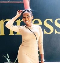 Naomi - puta in Nairobi