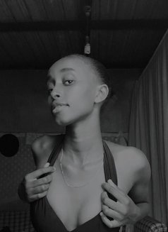 Naomi 🫦 - puta in Nairobi Photo 5 of 6