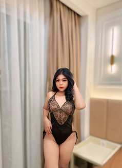 Naomi Petite Girl - puta in Bali Photo 1 of 5