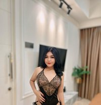 Naomi Petite Girl - puta in Bali