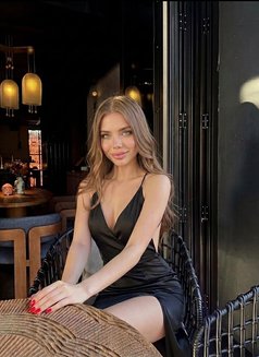 Naomi - escort in Hong Kong Photo 1 of 5