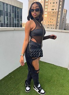Naomi - escort in Abidjan Photo 2 of 2