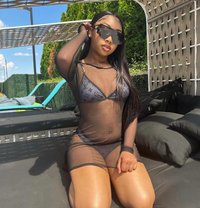Naomi - escort in Abidjan Photo 2 of 3