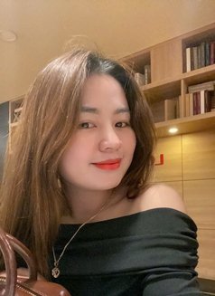 Nara - puta in Abu Dhabi Photo 1 of 1