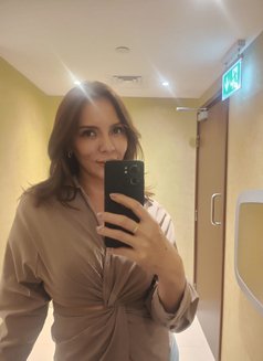 Narges - escort in Muscat Photo 4 of 6