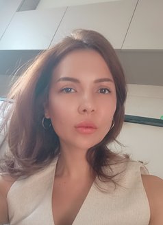 Narges - escort in Muscat Photo 3 of 5