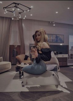 Narin - puta in Baku Photo 25 of 30