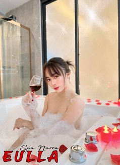 Escort Ladies in MNL (Nuru) - puta in Manila Photo 2 of 22