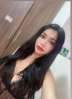 Nefertiti - Transsexual escort in Dubai Photo 3 of 4