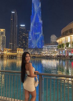 Nasabi - puta in Dubai Photo 4 of 7