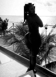 Nuru massage, happy ending - escort in Nassau Photo 1 of 2