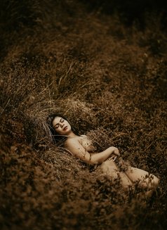 Nasha Perera (Sri Lankan Model) - puta in Dubai Photo 15 of 27