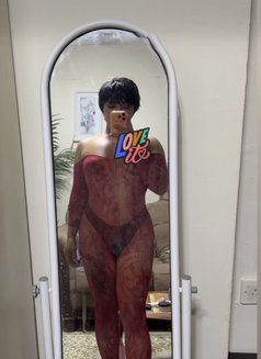 Iris - Transsexual escort in Dubai Photo 9 of 11