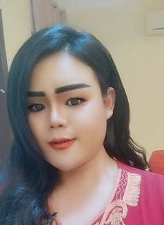 Nassie Ladyboy - puta in Muscat Photo 1 of 5