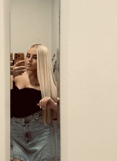 Nastia - puta in Riyadh Photo 3 of 4