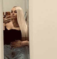 Nastia - puta in Swindon