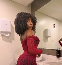 Nasty Cora - puta in Dubai Photo 6 of 7