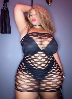 Nasty Milf - puta in Dubai Photo 6 of 8