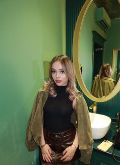 Nastya 18 First Time - puta in Dubai Photo 3 of 12