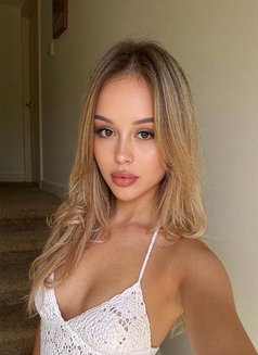 Nastya 18 First Time - puta in Dubai Photo 4 of 12