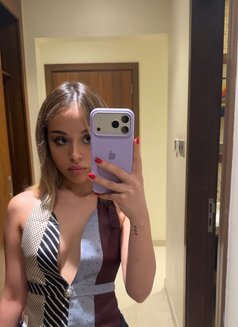 Nastya 19 Student - puta in Dubai Photo 9 of 12