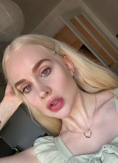 Nastya - escort in Singapore Photo 4 of 10