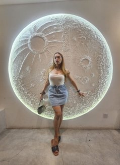 Nat Tasha - Transsexual escort in Paris Photo 2 of 3
